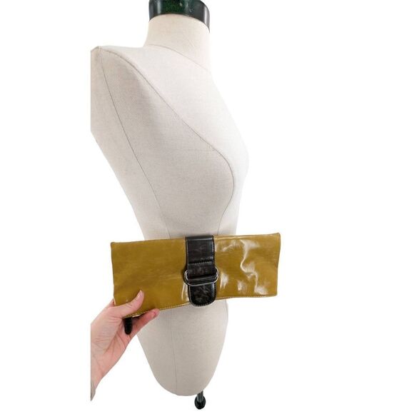 Shiraleah Women Yellow Fold-over Zippered Clutch Bag Size 5" H X 11" L - Picture 2 of 13